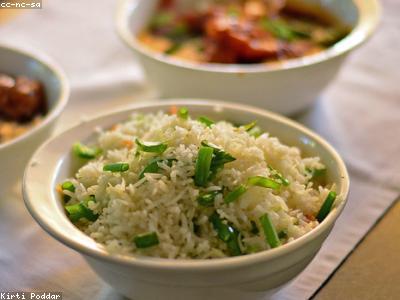 地方菜成五一堂食“顶流”，蟹粉汤包、臭鳜鱼抖音团购增长超2倍